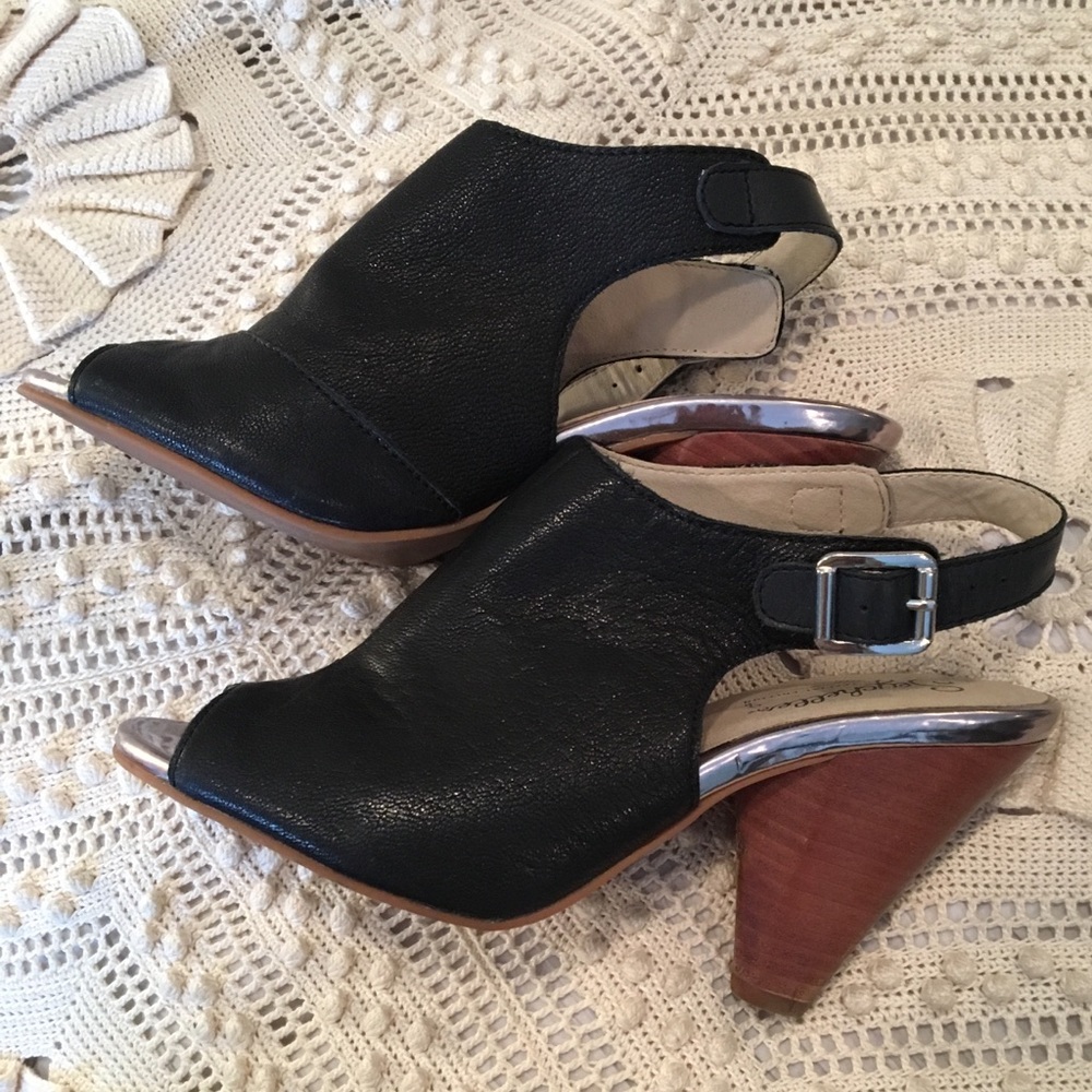 Seychelles special edition black heels